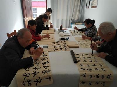 新時代文明實踐在冷水灘 社區(qū)老年書法班開班 促進文化藝術交流